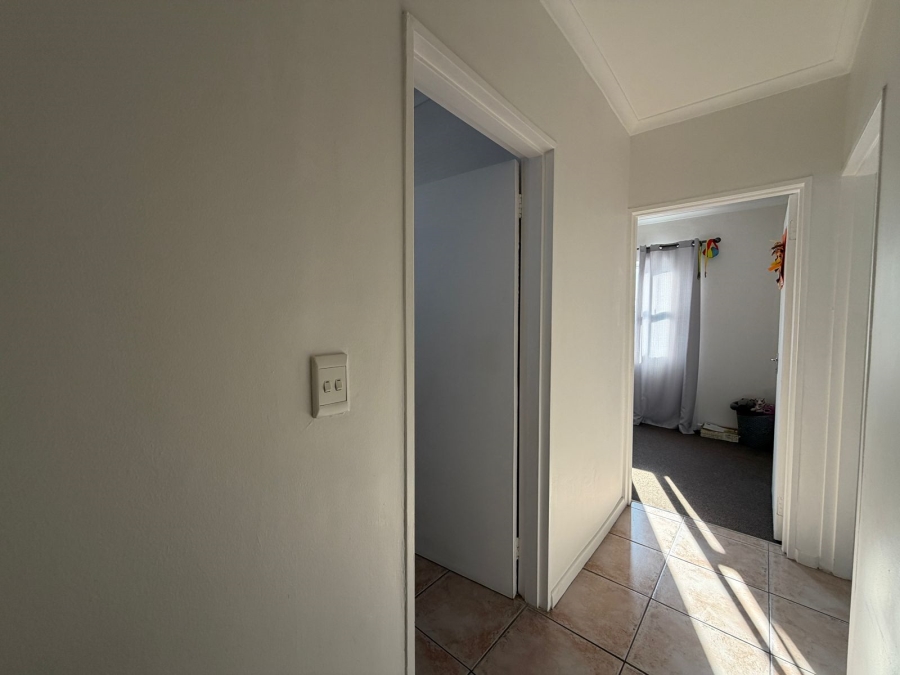 2 Bedroom Property for Sale in Gordons Bay Central Western Cape